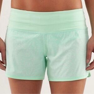 LULULEMON GroovyMintGreen Polkadot speedup shorts